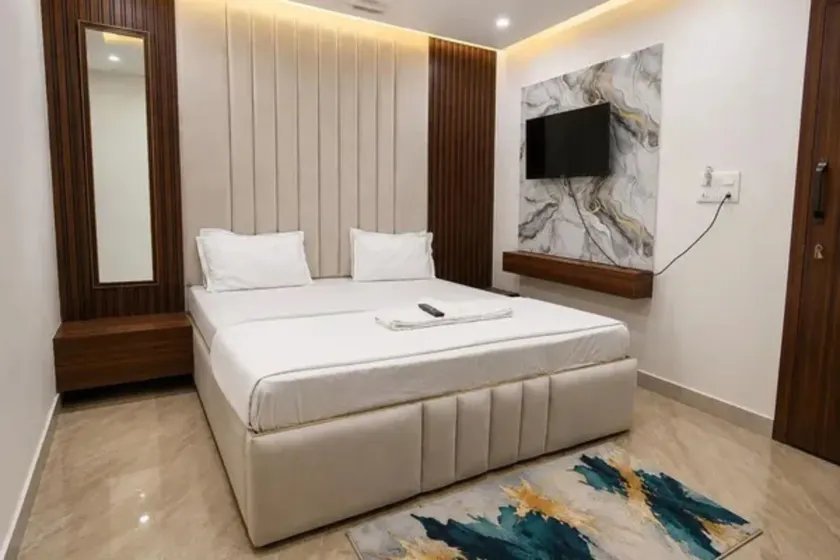 FabHotel Metro Star - Image 1