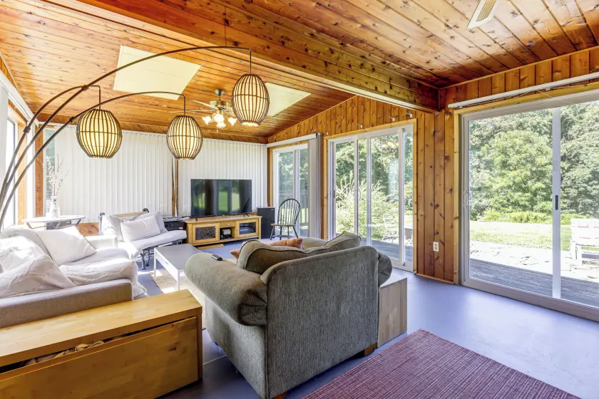 Perfect Family Retreat: Pool, Fire Pit - Image 1