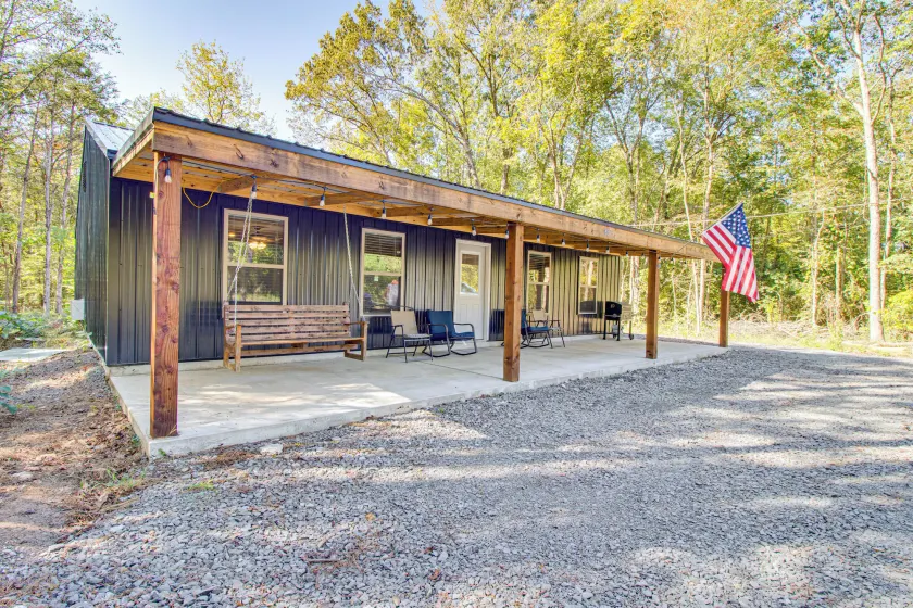 1 Mi to Greers Ferry Lake! Outdoor Adventure Base - Image 1