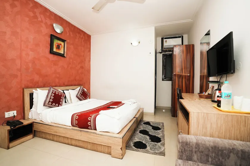 Hotel Om Paradise Near IGI Delhi Airport - Image 1