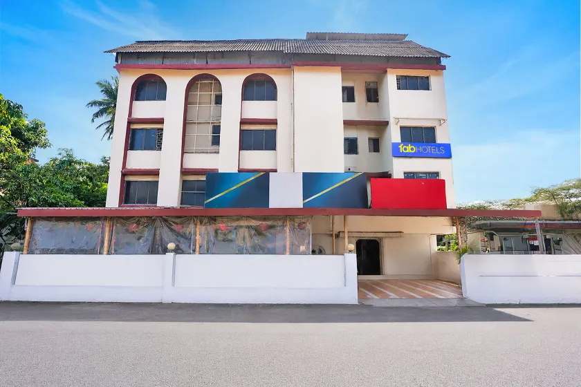 Fabhotel Kamal Palace - Image 1