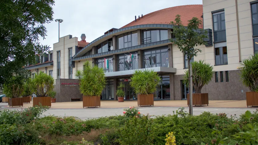 Gokart Hotel - Image 1