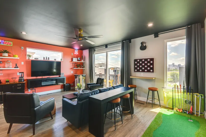 Skyline View-Patio & Fire Pit-Mins to Germantown - Image 1