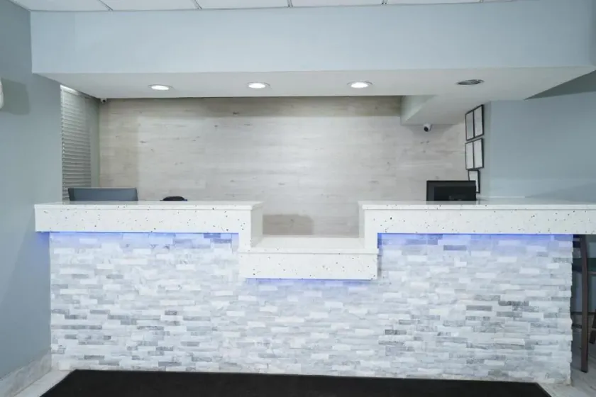 Red Carpet Inn & Suites - Lobby