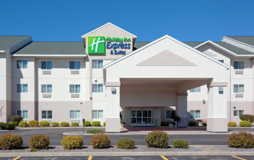 Holiday Inn Express Hotel and Suites Stevens Point by IHG - Image 1