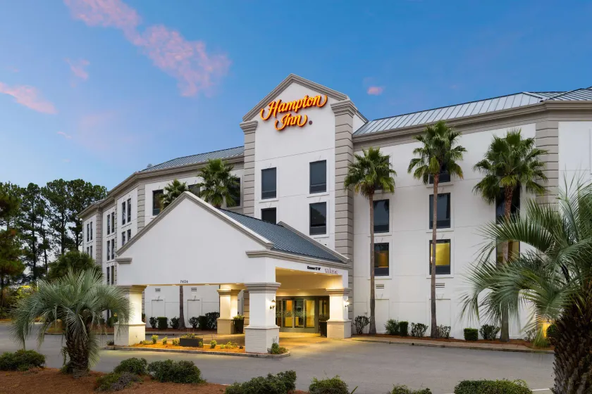 Hampton Inn Charleston-North - Image 1