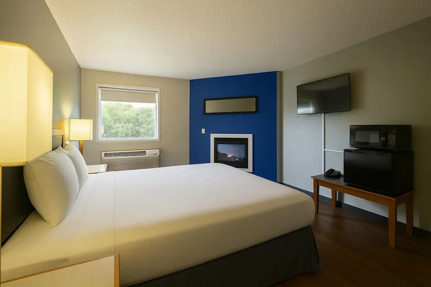 Sunnyside Inn and Suites - Image 1