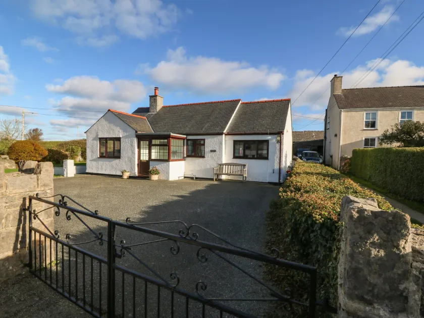 Penllwyn - Image 1