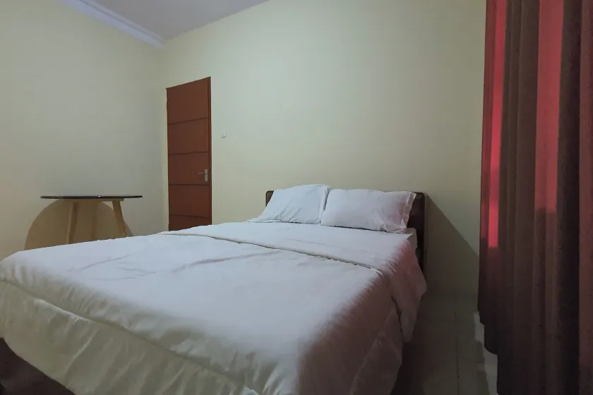 Hotel O Kost Reski 1 Near Pasar Rakyat Limbung - Image 1