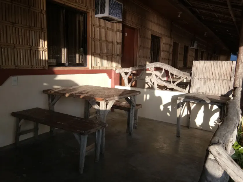RedDoorz Hostel at Megans Paradisio Beach Resort - Image 1