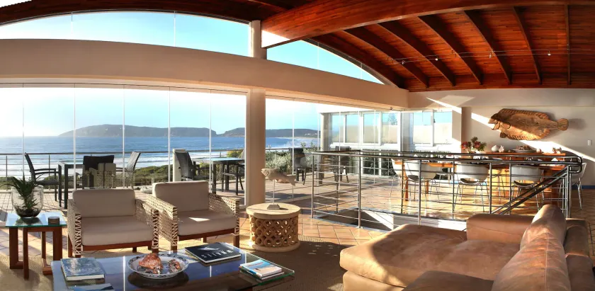 Periwinkle Lodge Guest House - Interior entrance