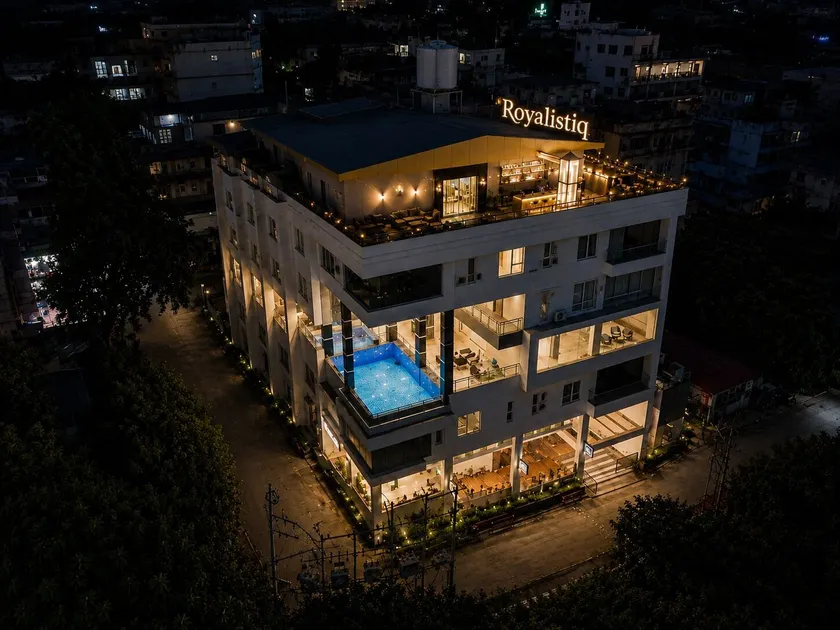 Royalistiq - Image 1