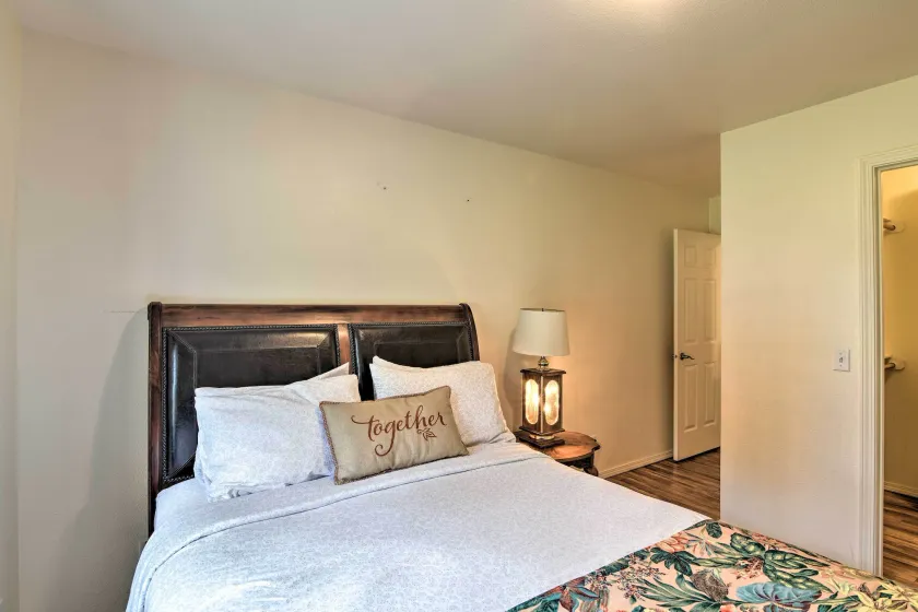 Quaint Ranch Home w/ Yard in Midtown Anchorage! - Interiør
