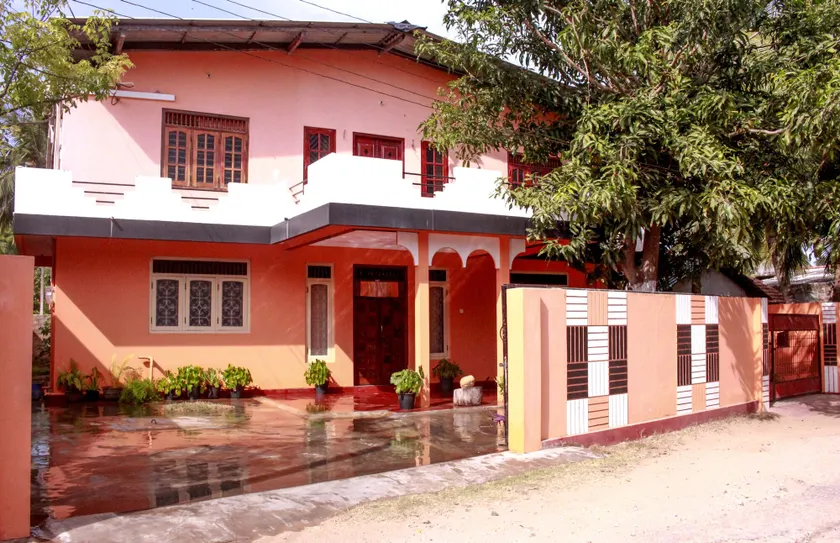 D'Villa Guest House - Image 1