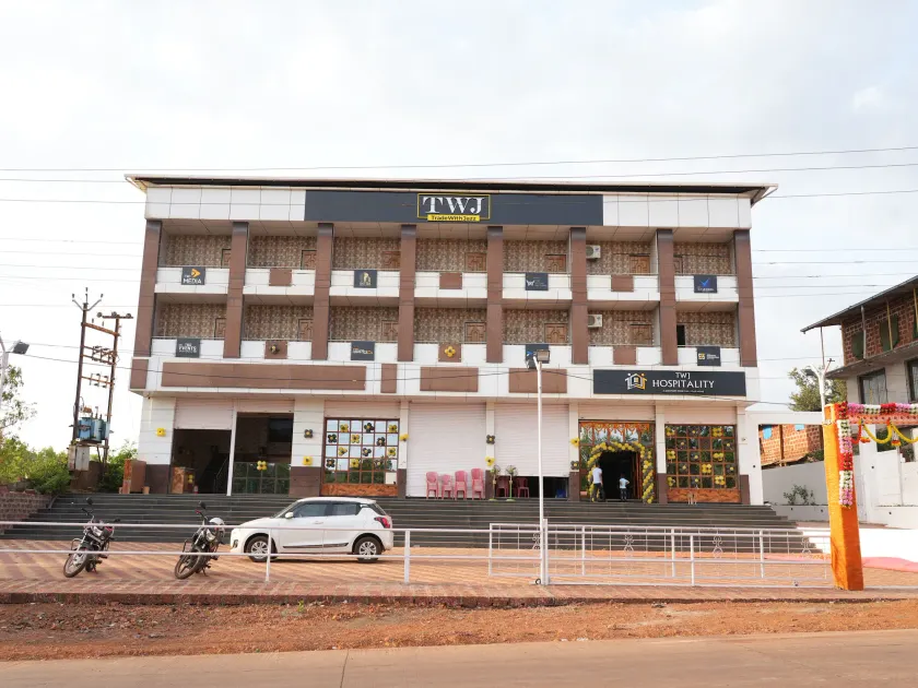 Hotel Nakshtra, Shrungartali - Image 1
