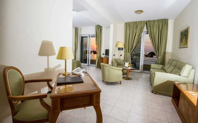 Grand Hotel Victoria - Image 1