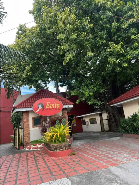 OYO 1026 Evita Hotel Bacoor - Image 1