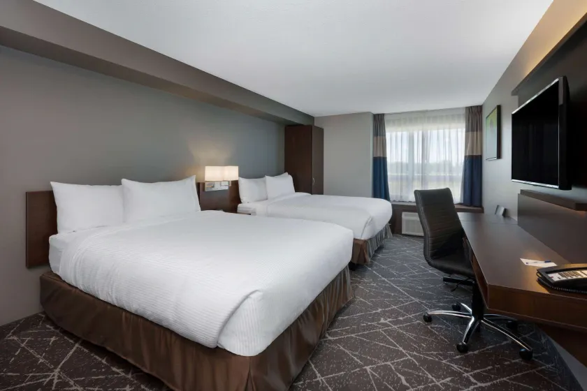 Microtel Inn & Suites by Wyndham Portage La Prairie - Image 1