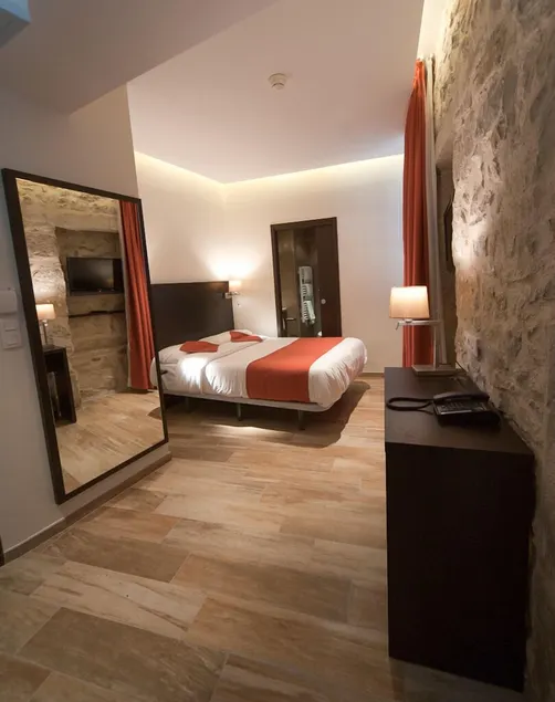 Central Hôtel Nimes - Image 1