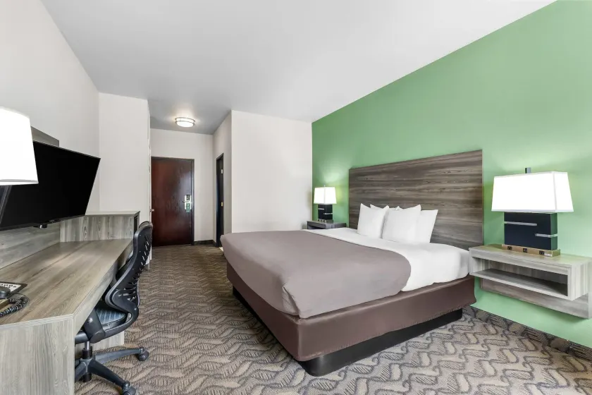 Quality Inn & Suites Salt Lake City Airport West - Image 1