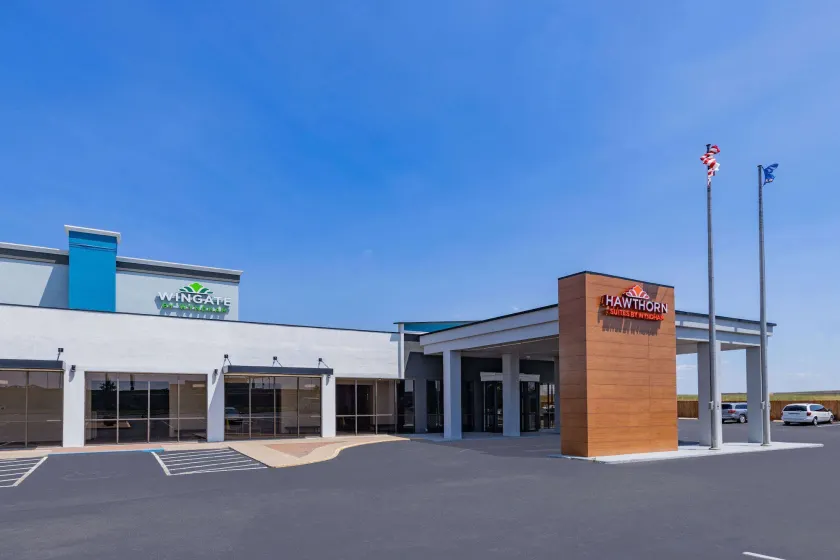 Wingate by Wyndham Wichita Airport - Image 1