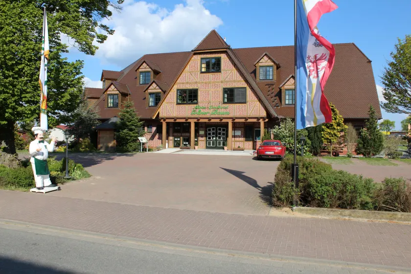 Müritz Landhotel Grüner Baum - Image 1