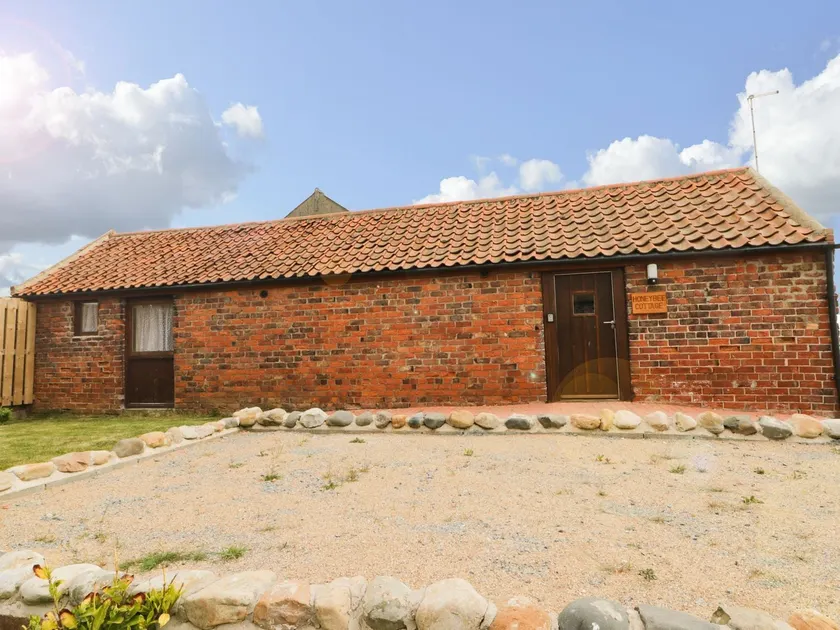 Honeybee Cottage - Image 1