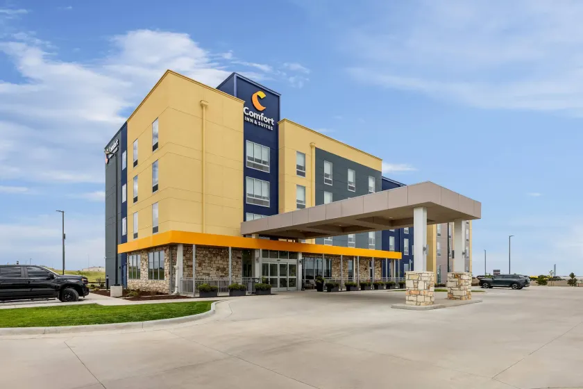 Comfort Inn & Suites Colby - Image 1
