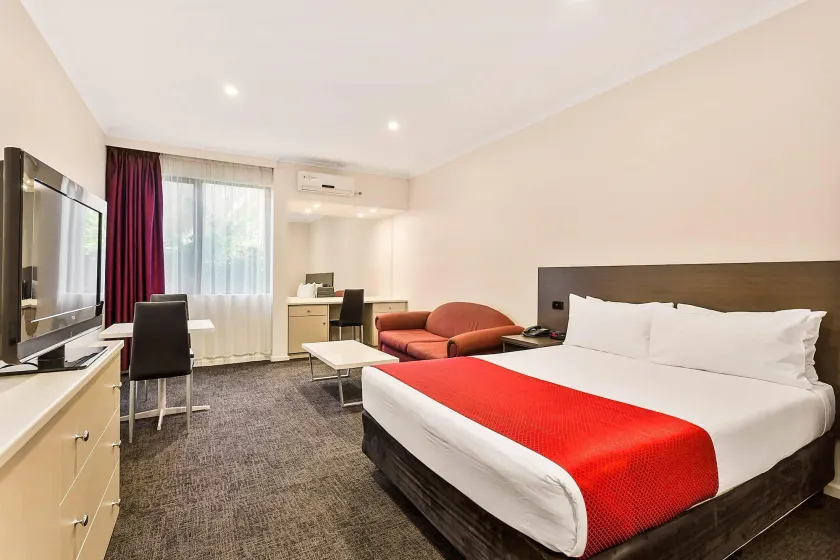 Quality Hotel Manor - Image 1