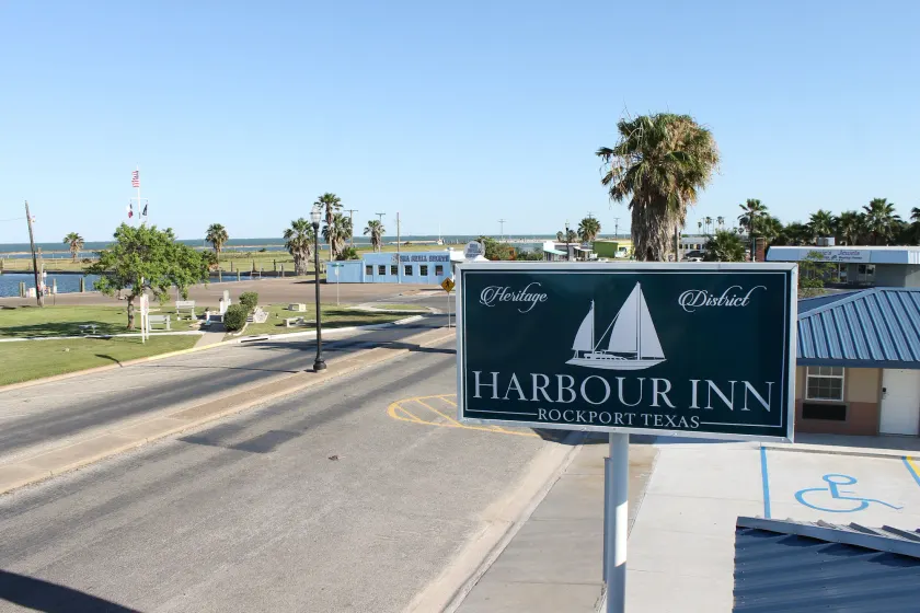Harbour Inn - Image 1