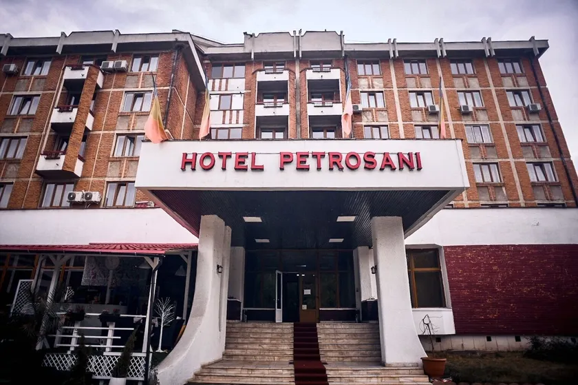 Petrosani Camere de Inchiriat - Hotel Petroshani srl - Image 1