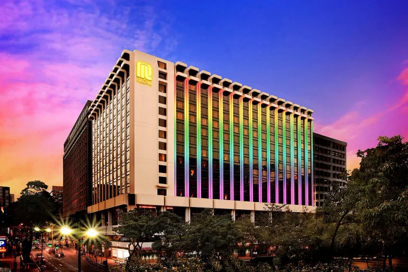 Regal Kowloon Hotel - Image 1