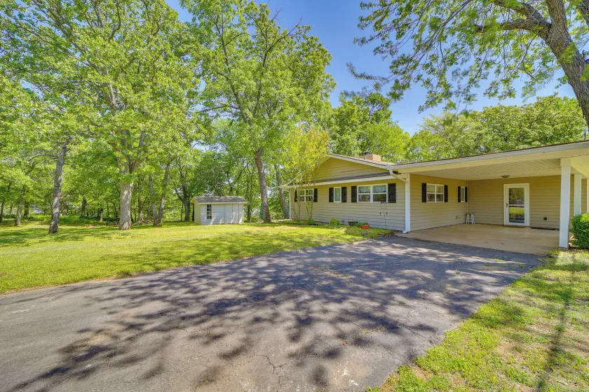 Waterfront Retreat w/ Deck on Lake Eufaula! - Interiør