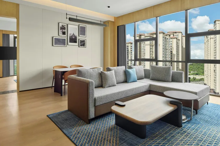 Four Points by Sheraton Guiyang Shilihetan - Image 1
