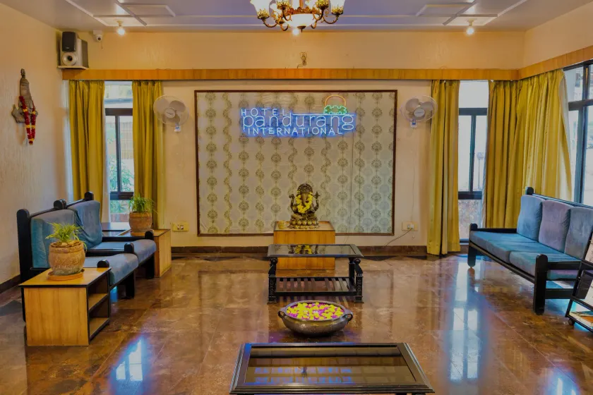 HOTEL PANDURANG INTERNATIONAL - Hall