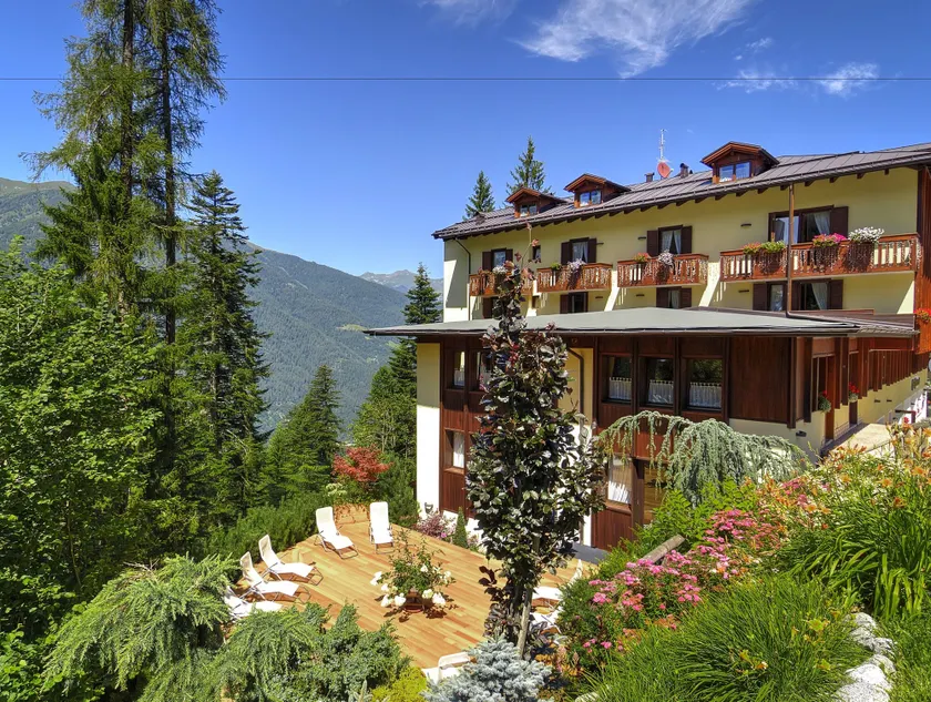 Hotel Caminetto - Image 1