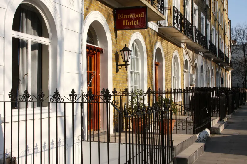 Elmwood Hotel - Image 1