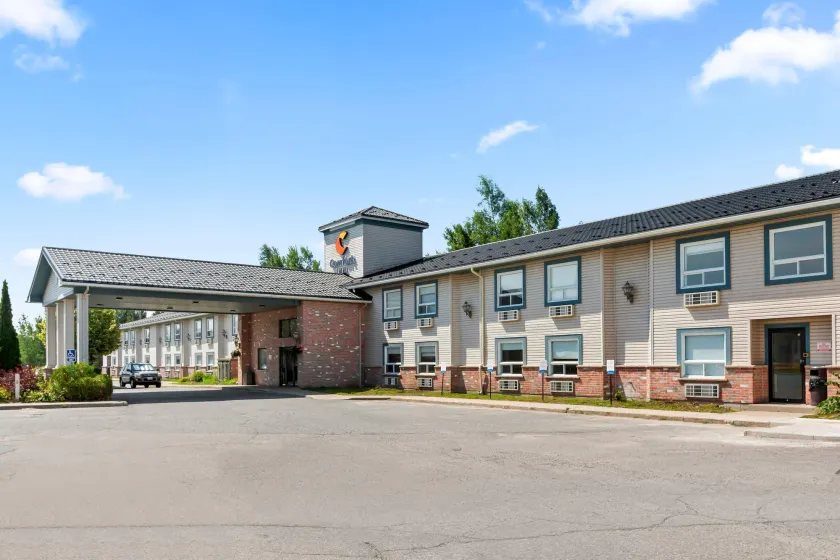 Comfort Inn - Image 1
