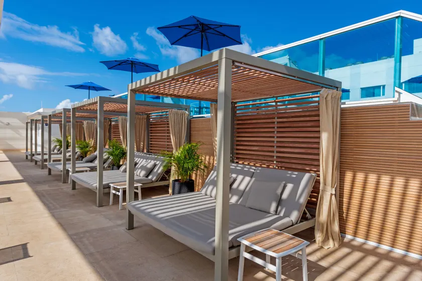 Aquamare Hotel - Image 1