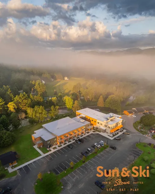 Sun & Ski Inn and Suites - Image 1