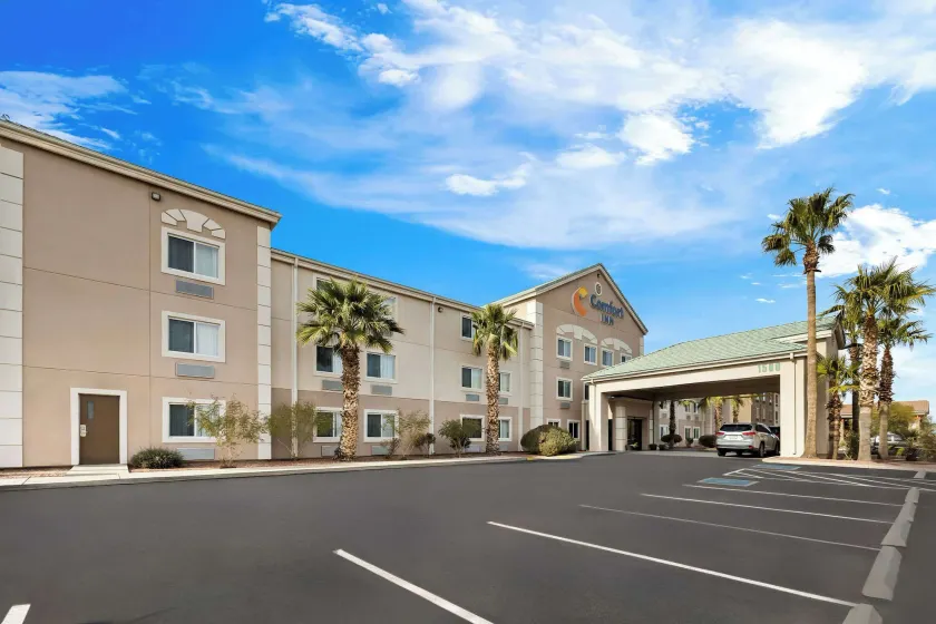 Comfort Inn Tucson Central - Image 1