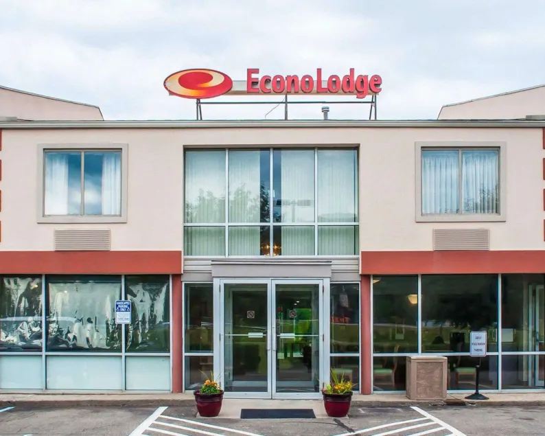 Econo Lodge Elmira-Corning - Image 1