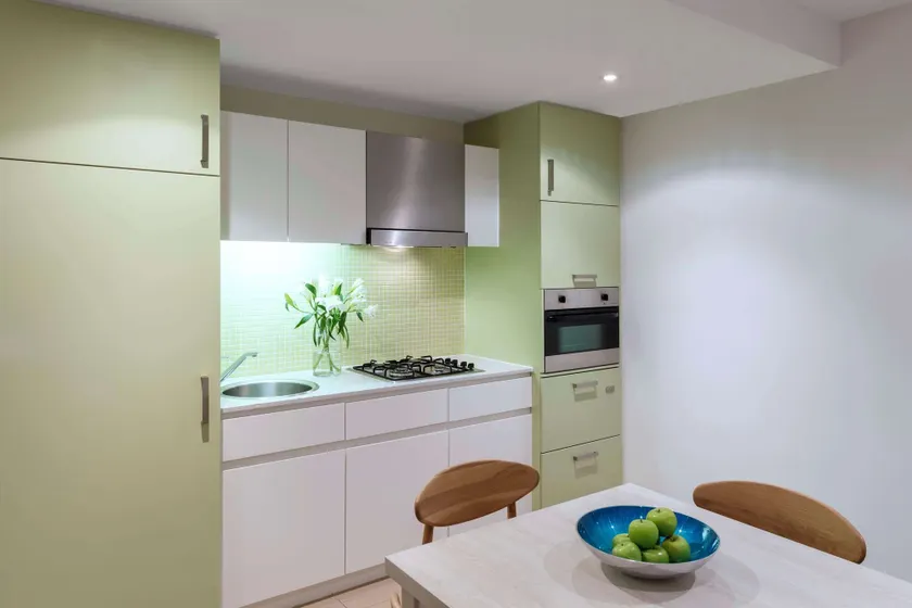 Oaks Glenelg Liberty Suites - Image 1