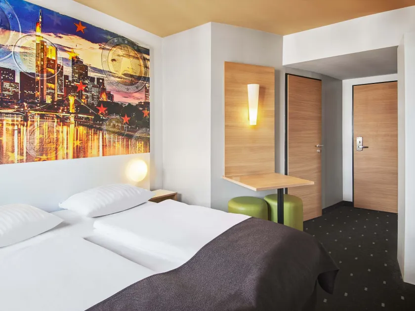 B&B HOTEL Frankfurt City-Ost - Image 1