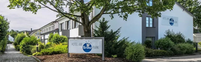 Hotel am Krone Park - Image 1