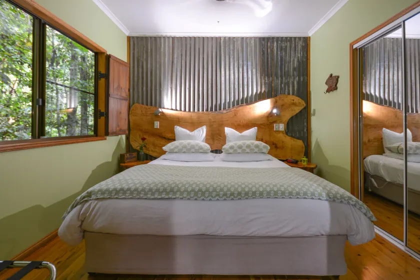 Crater Lakes Rainforest Cottages - Image 1
