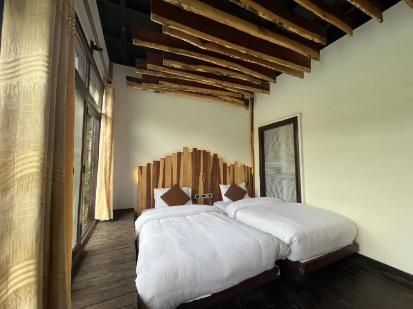 Landmark Farmhouse - Room