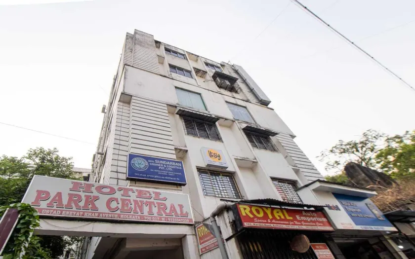 Hotel Park Central - Image 1