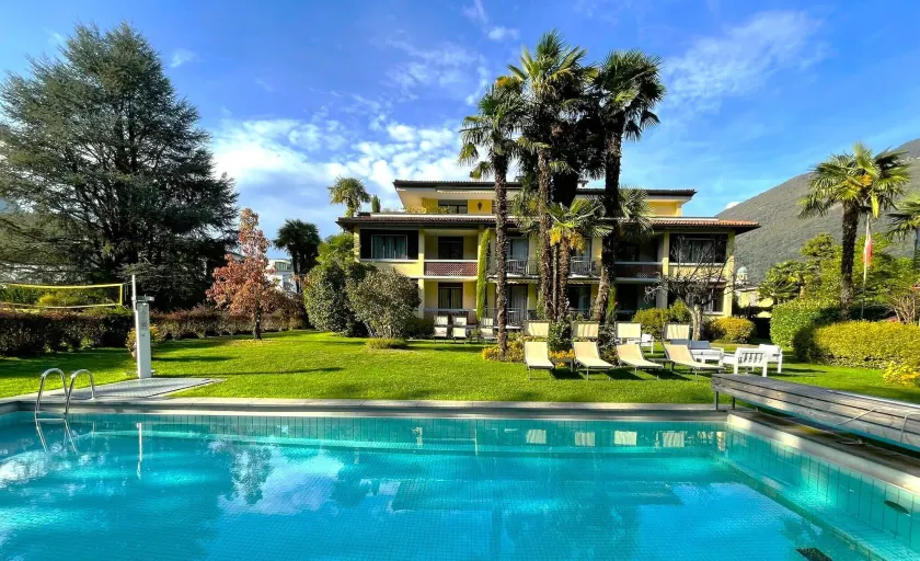 Villa Siesta, Park & Pool Living - Image 1