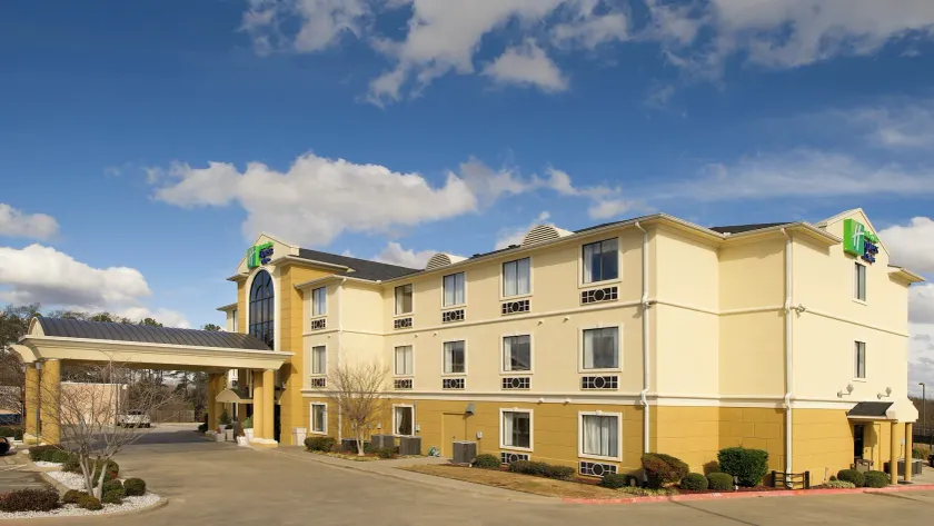 Holiday Inn Express Hotel & Suites Mount Pleasant by IHG - Image 1